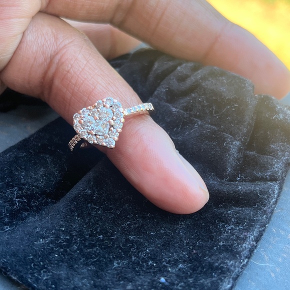 14k Diamond ring - Picture 3 of 5